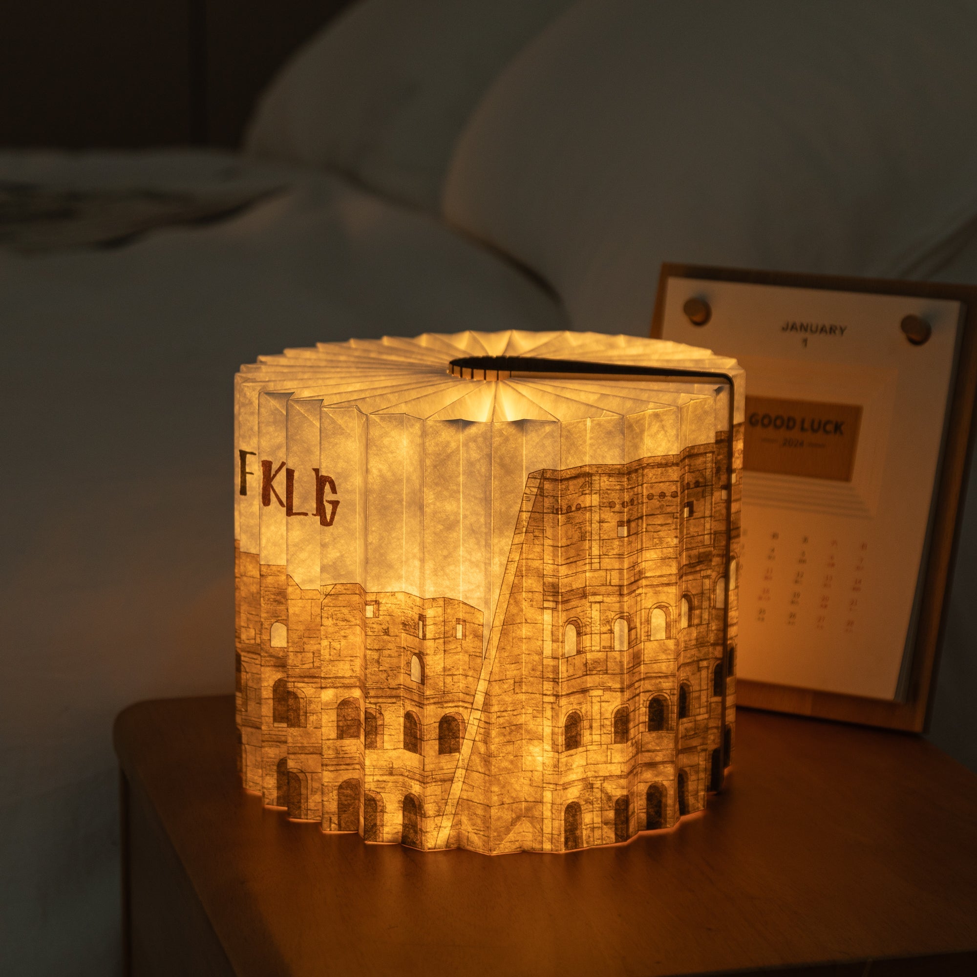 Roman Colosseum 360° Book Lamp