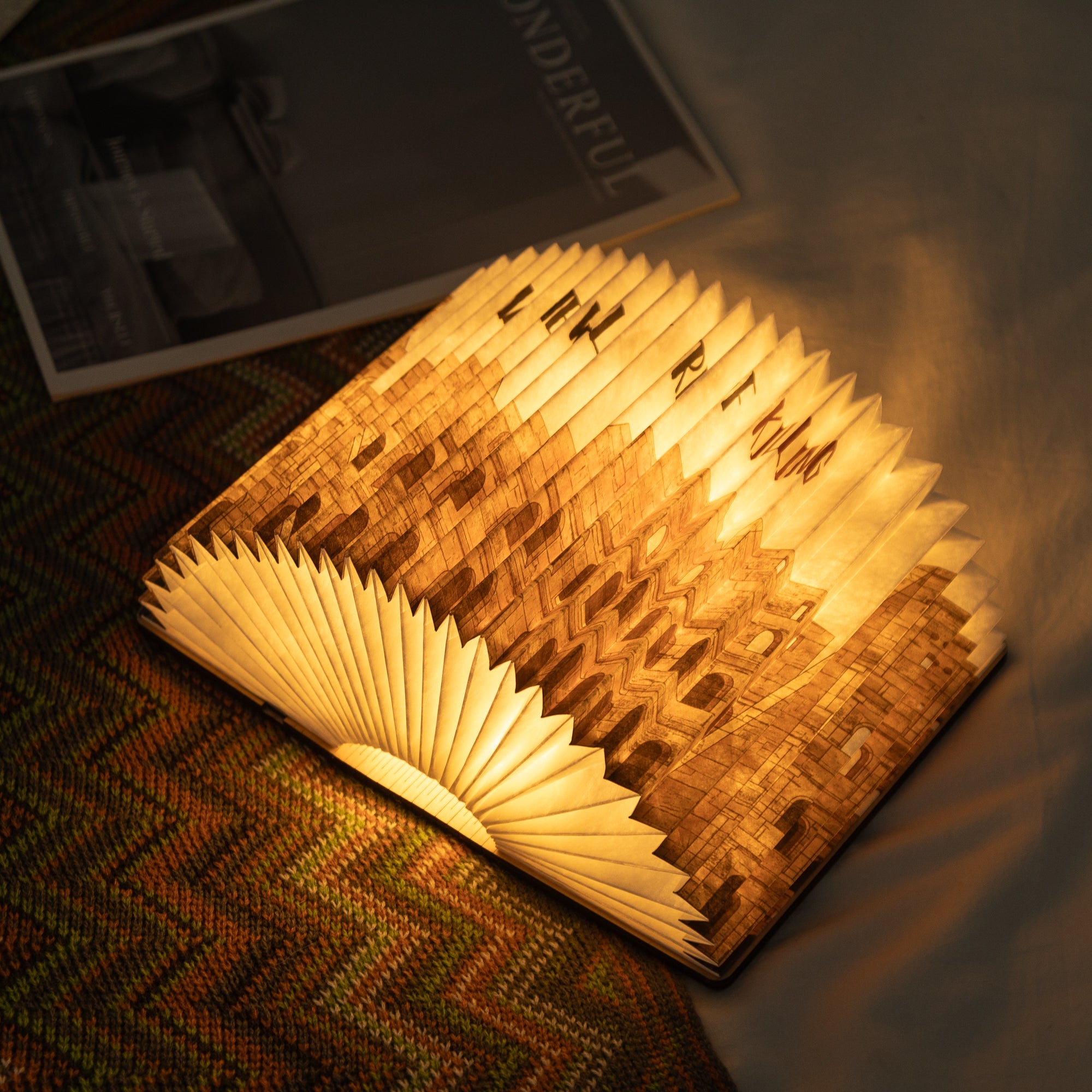 Roman Colosseum 360° Book Lamp